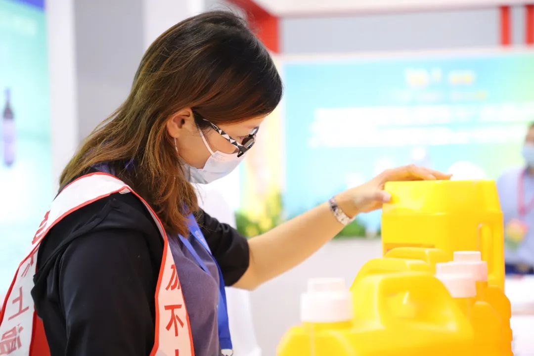 熟妇丰满多毛的大隂户