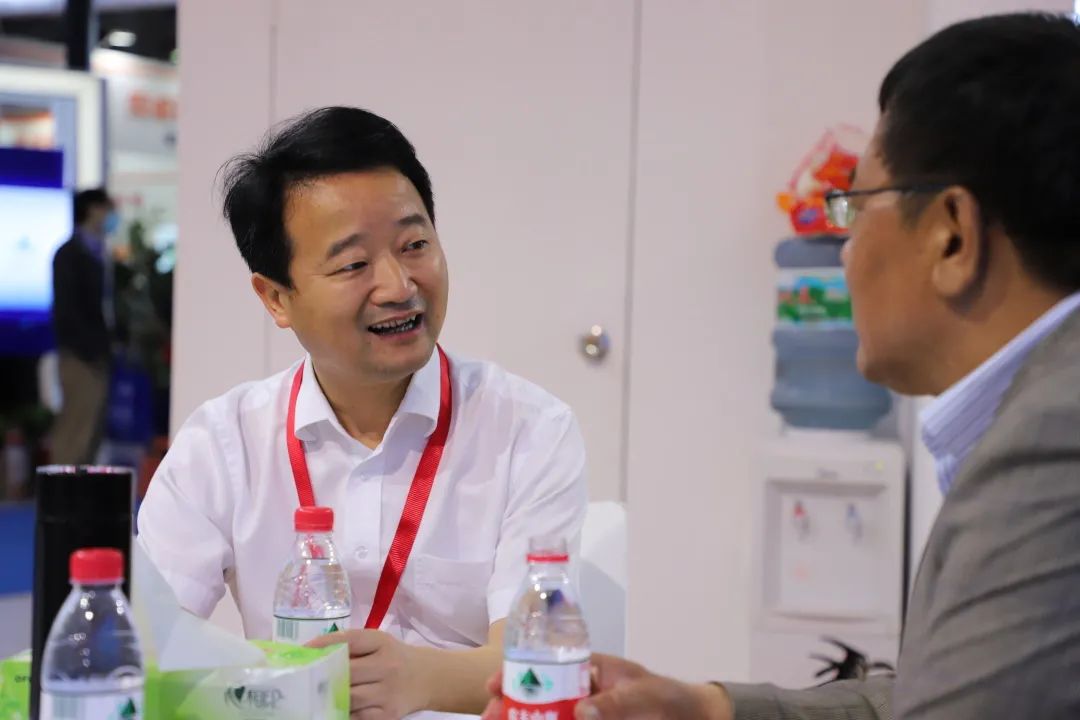 熟妇丰满多毛的大隂户