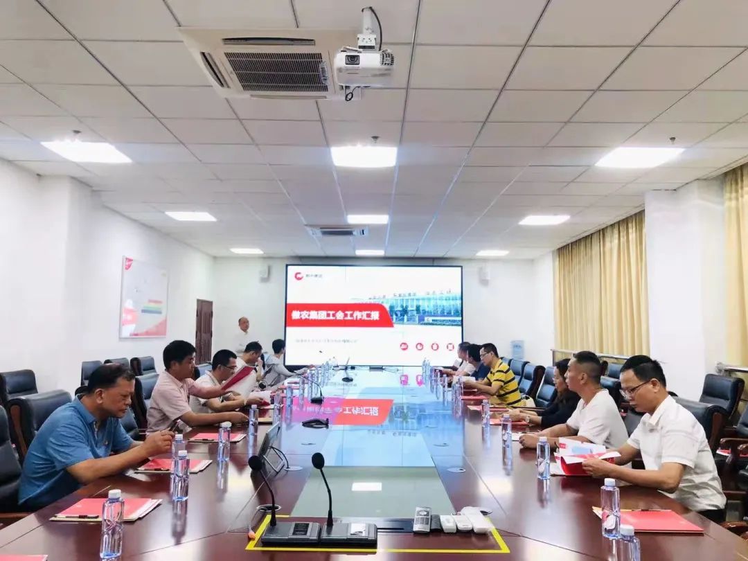 熟妇丰满多毛的大隂户