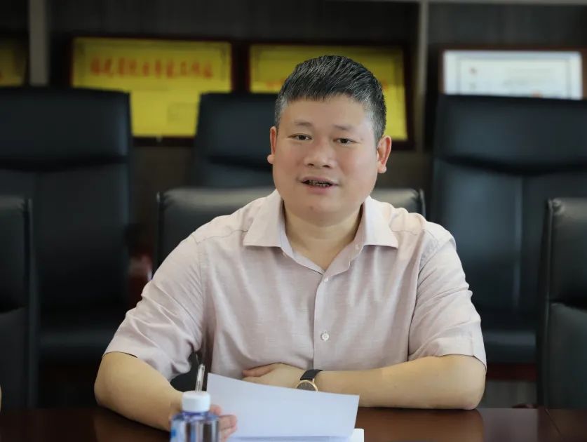 熟妇丰满多毛的大隂户