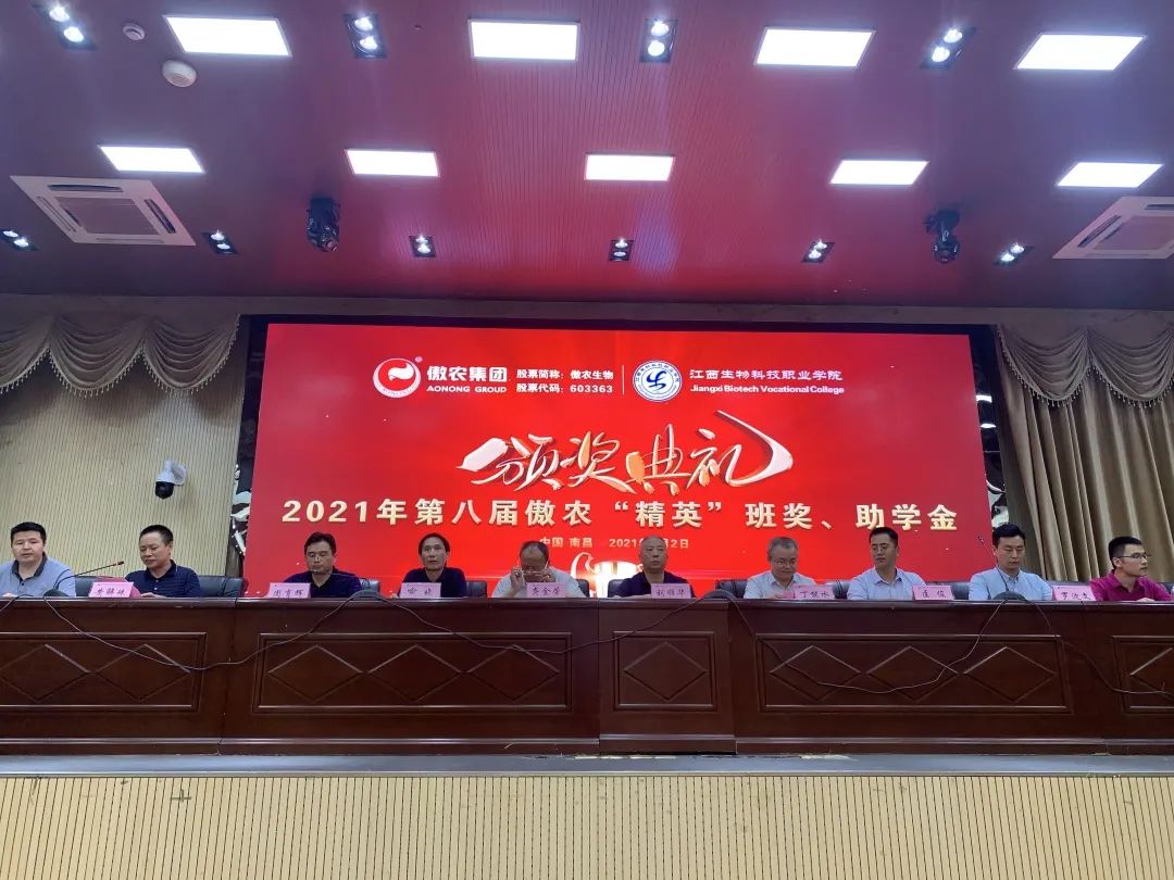 熟妇丰满多毛的大隂户