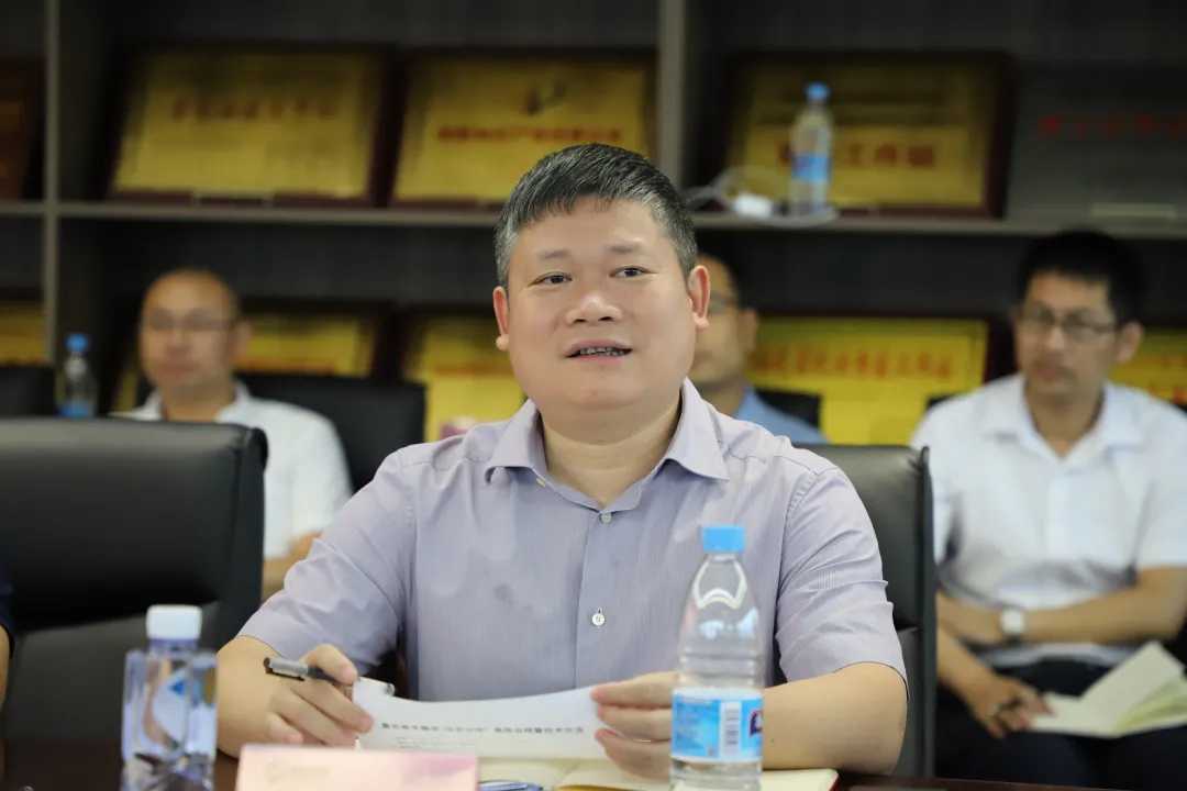 熟妇丰满多毛的大隂户