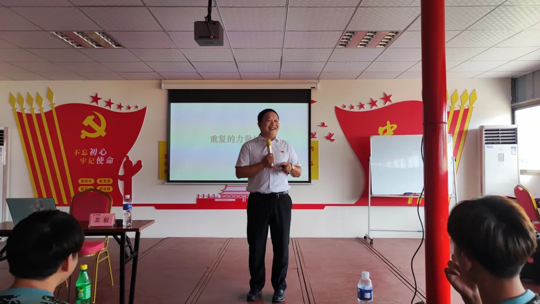 熟妇丰满多毛的大隂户