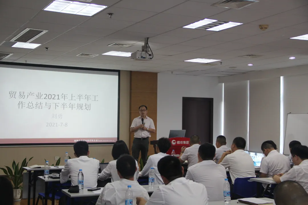 熟妇丰满多毛的大隂户