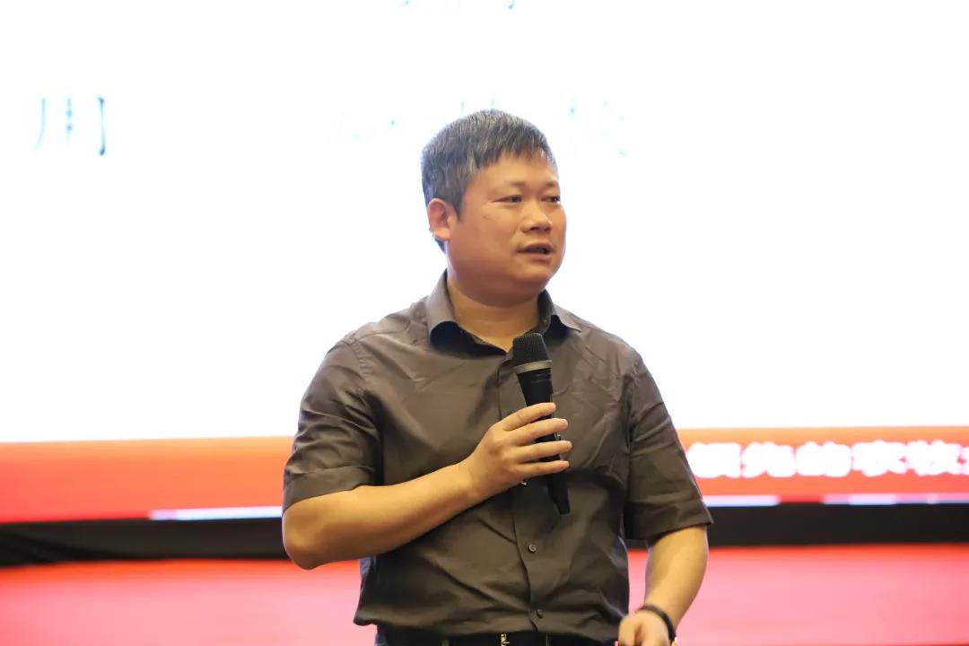 熟妇丰满多毛的大隂户