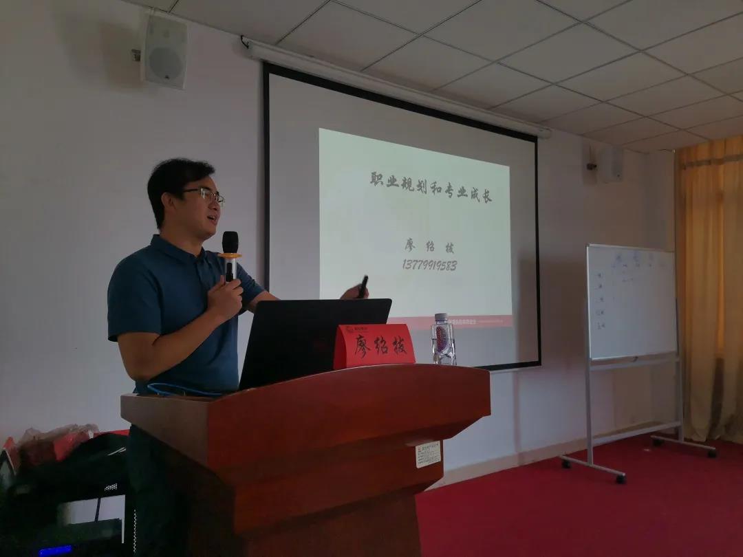 熟妇丰满多毛的大隂户