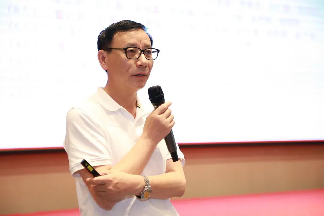 熟妇丰满多毛的大隂户