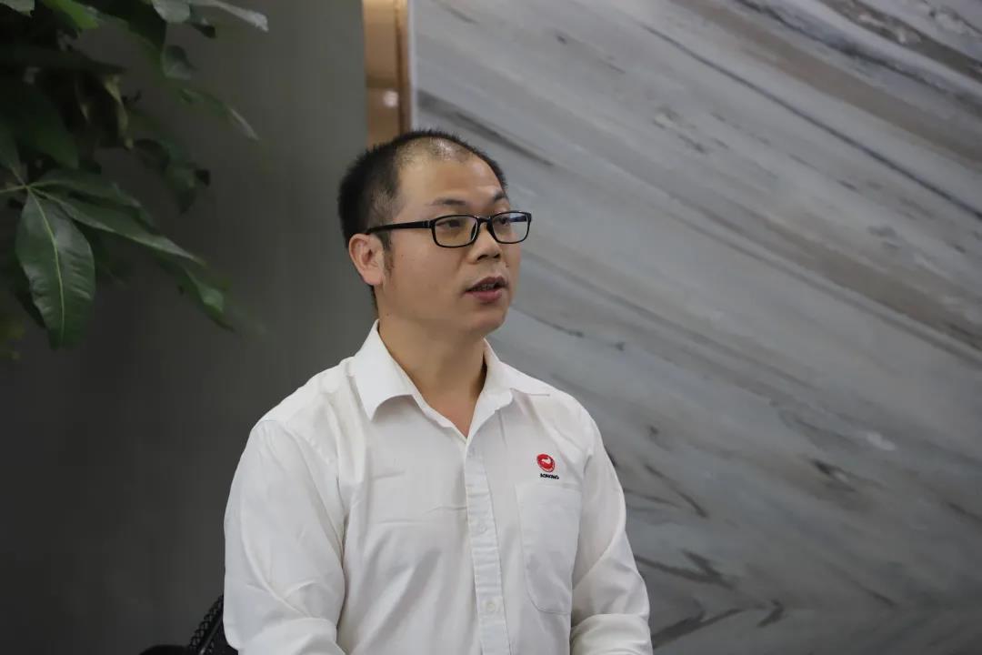 熟妇丰满多毛的大隂户