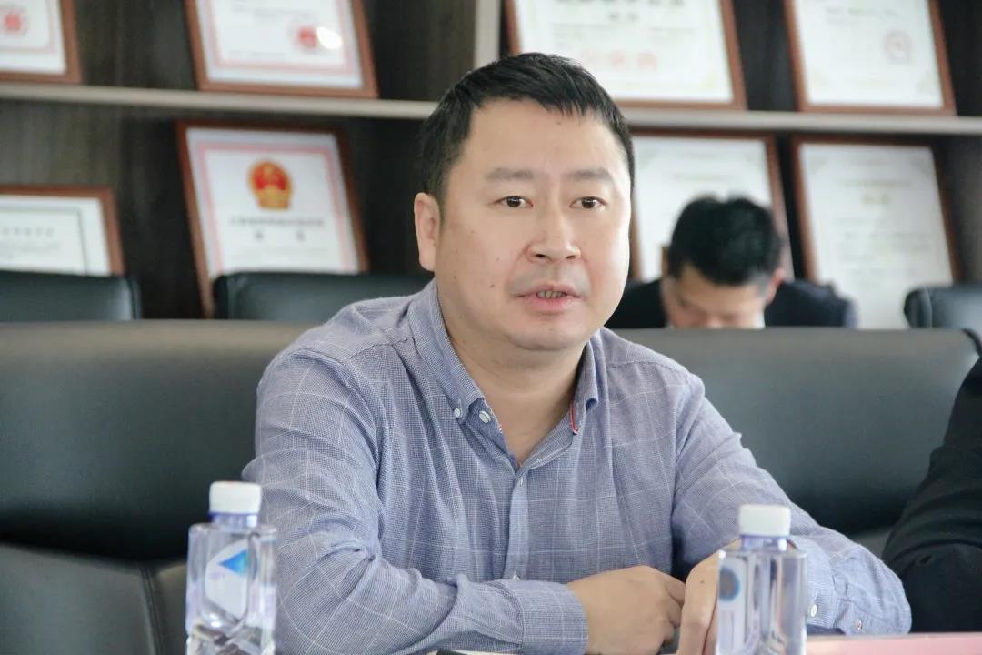 熟妇丰满多毛的大隂户
