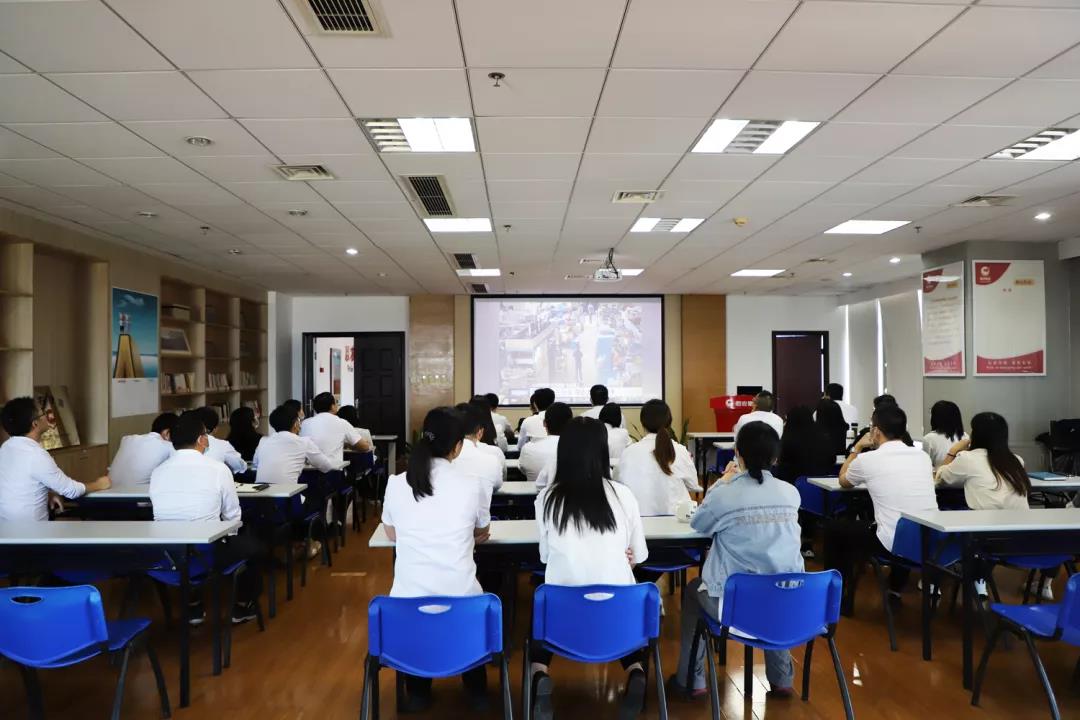 熟妇丰满多毛的大隂户