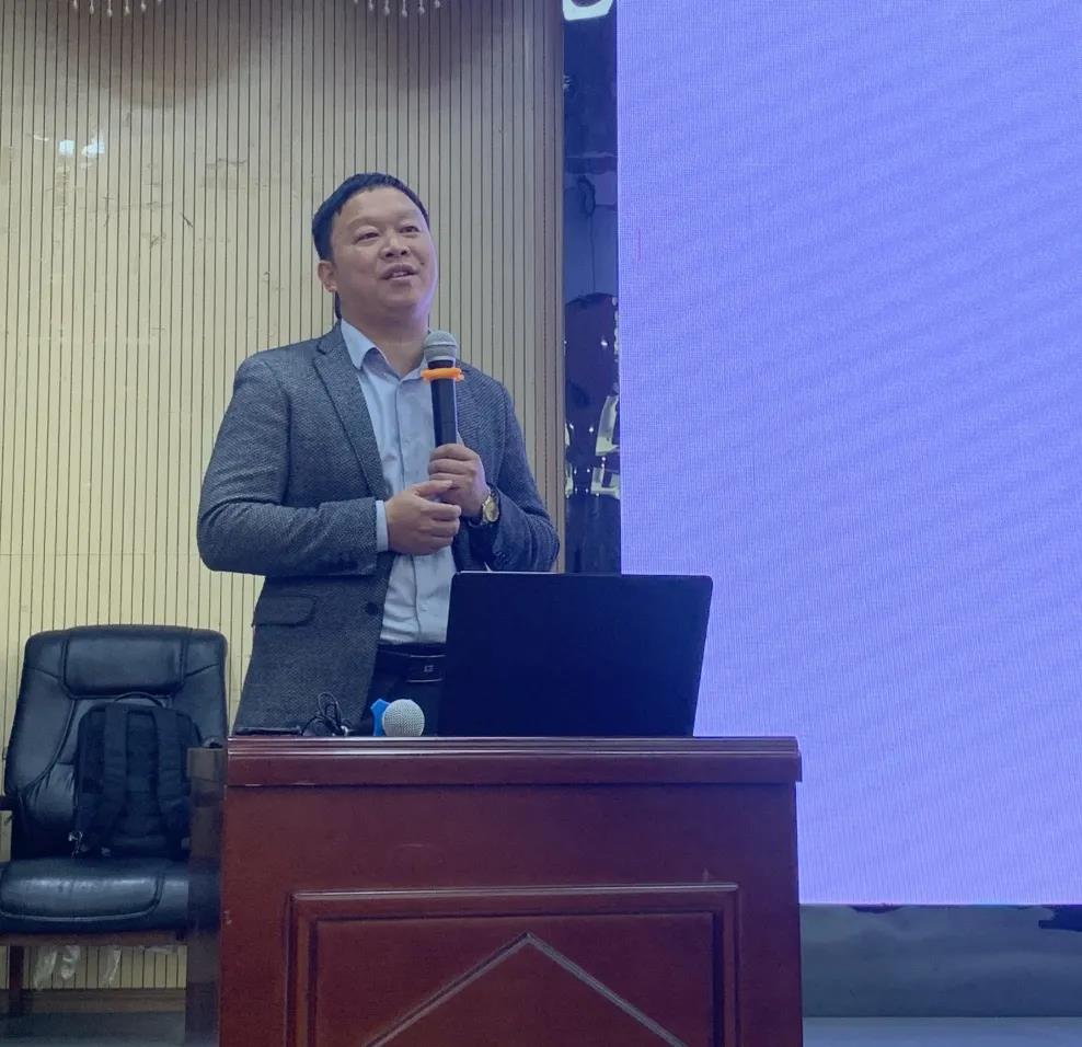 熟妇丰满多毛的大隂户