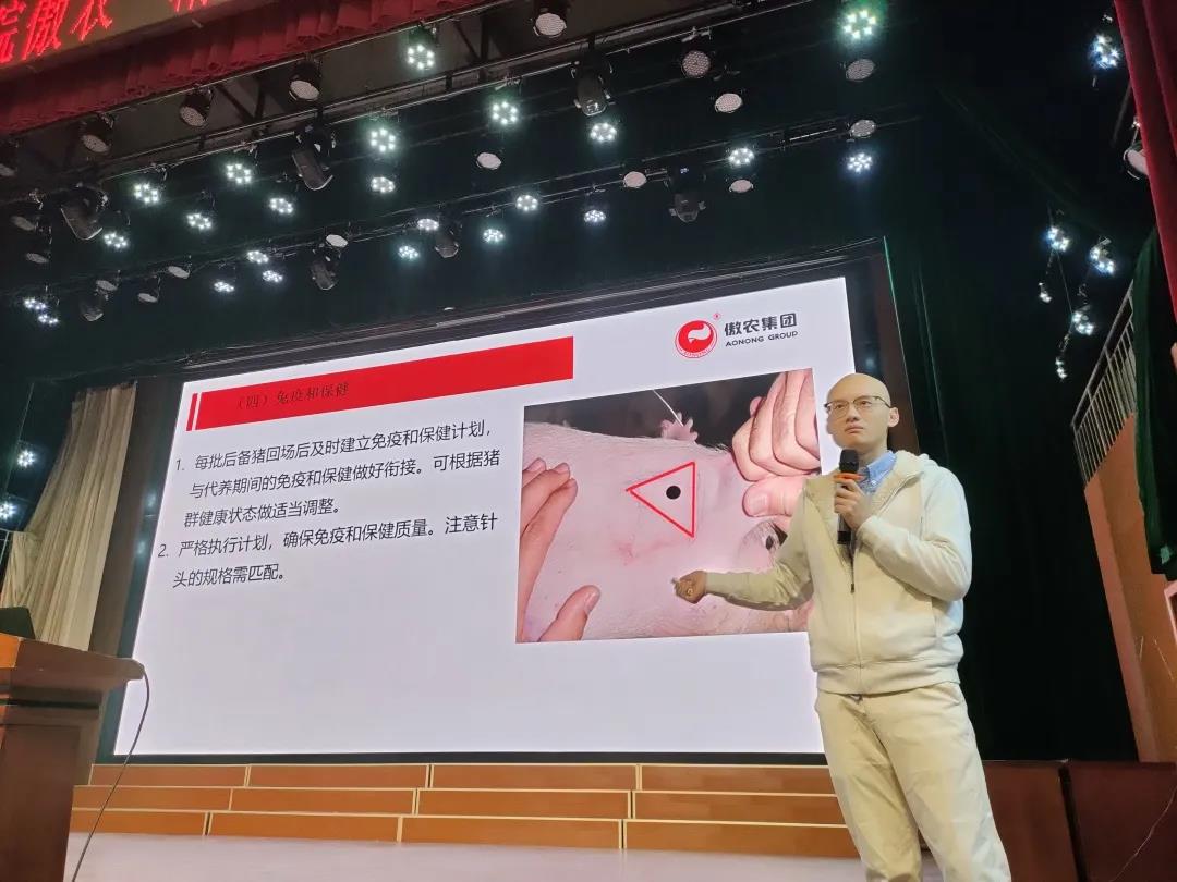 熟妇丰满多毛的大隂户