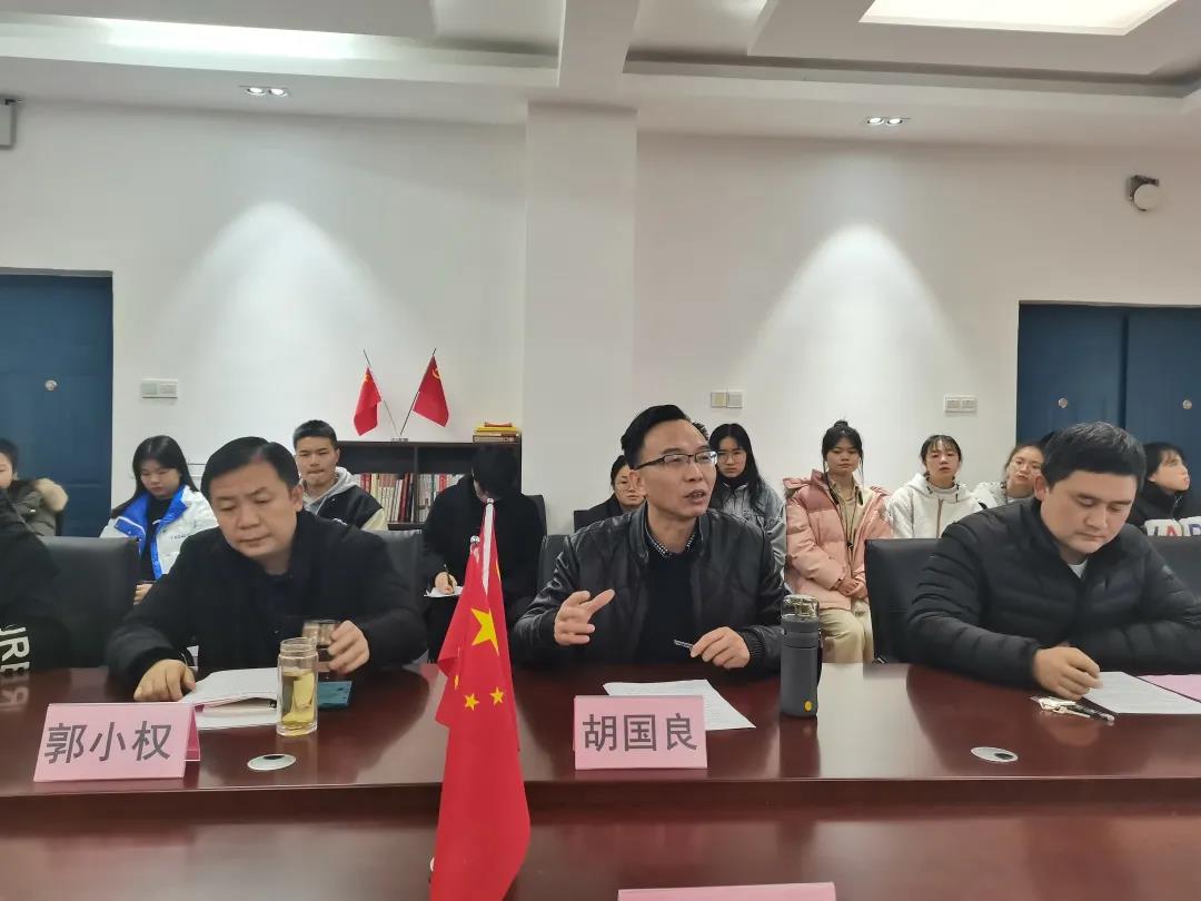 熟妇丰满多毛的大隂户