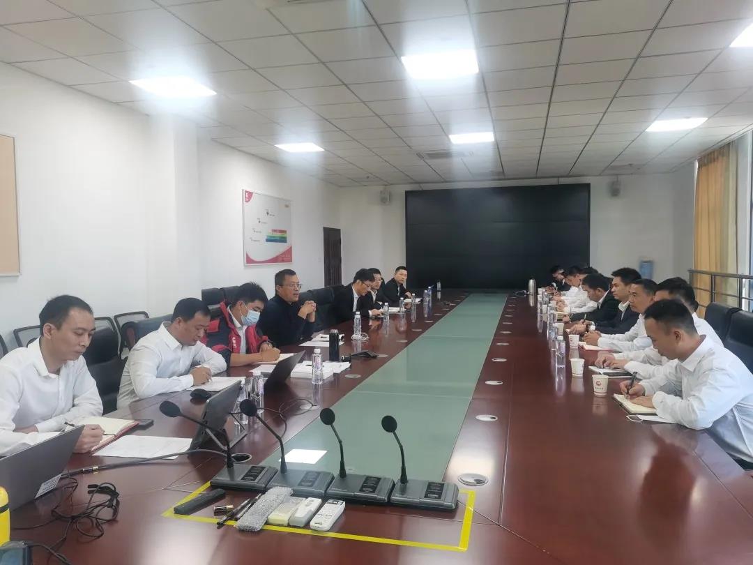 熟妇丰满多毛的大隂户