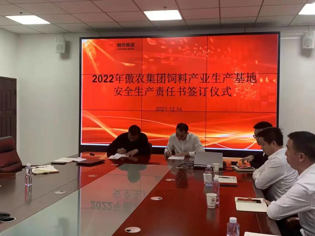 熟妇丰满多毛的大隂户