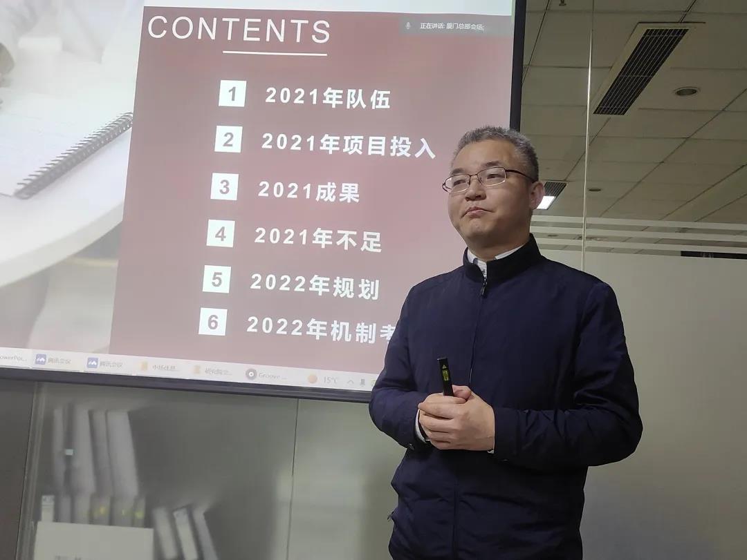 熟妇丰满多毛的大隂户