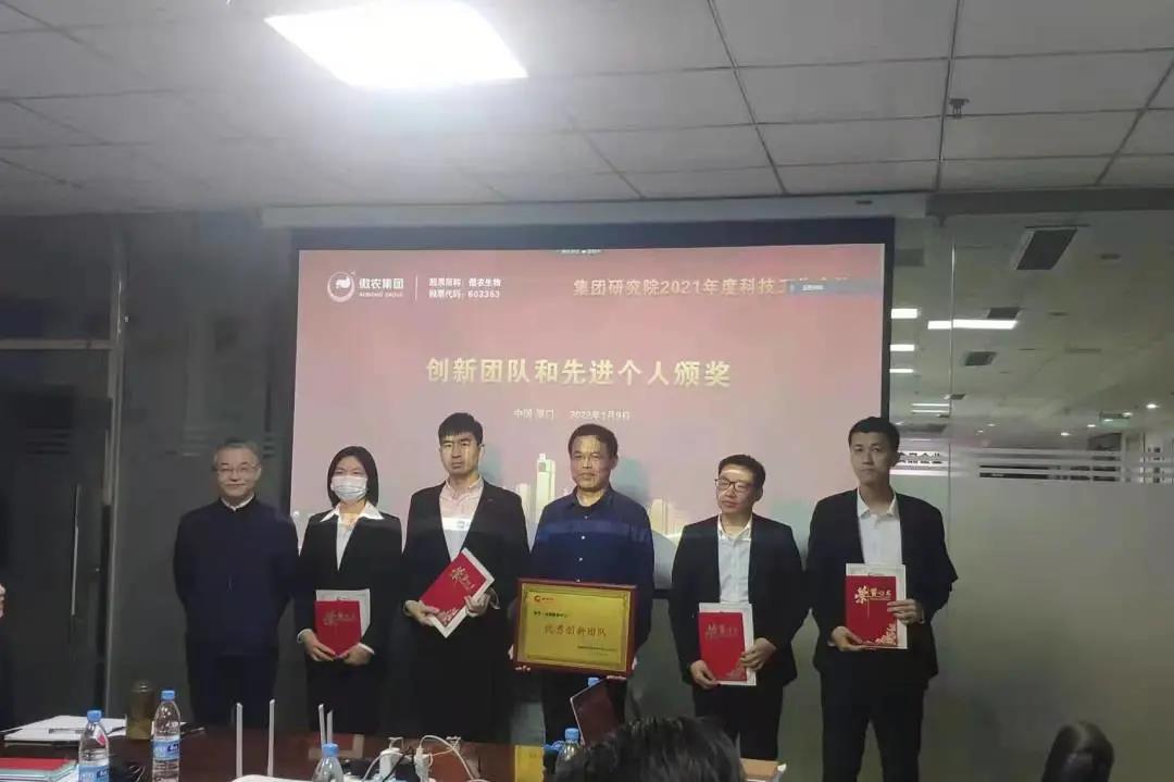 熟妇丰满多毛的大隂户