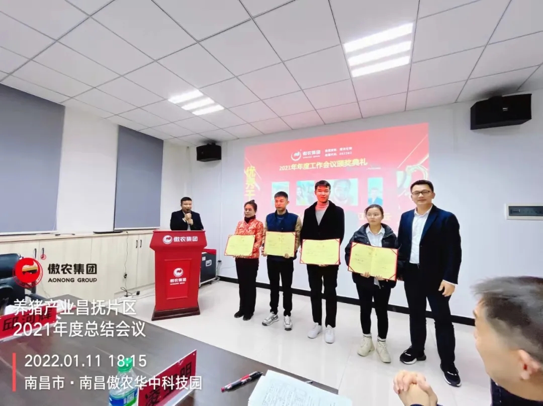 熟妇丰满多毛的大隂户