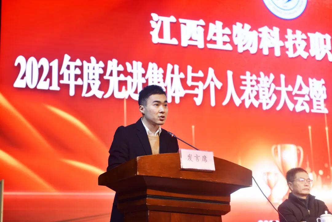 熟妇丰满多毛的大隂户