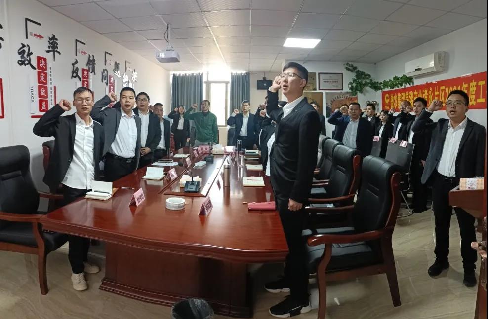 熟妇丰满多毛的大隂户