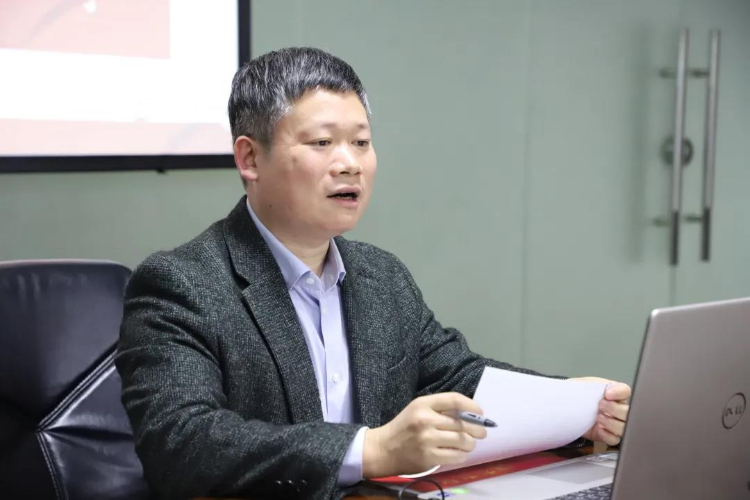 熟妇丰满多毛的大隂户