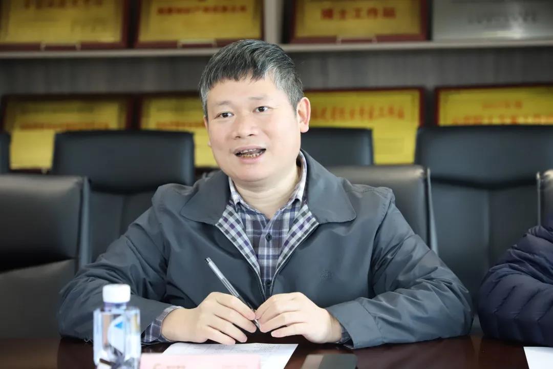 熟妇丰满多毛的大隂户