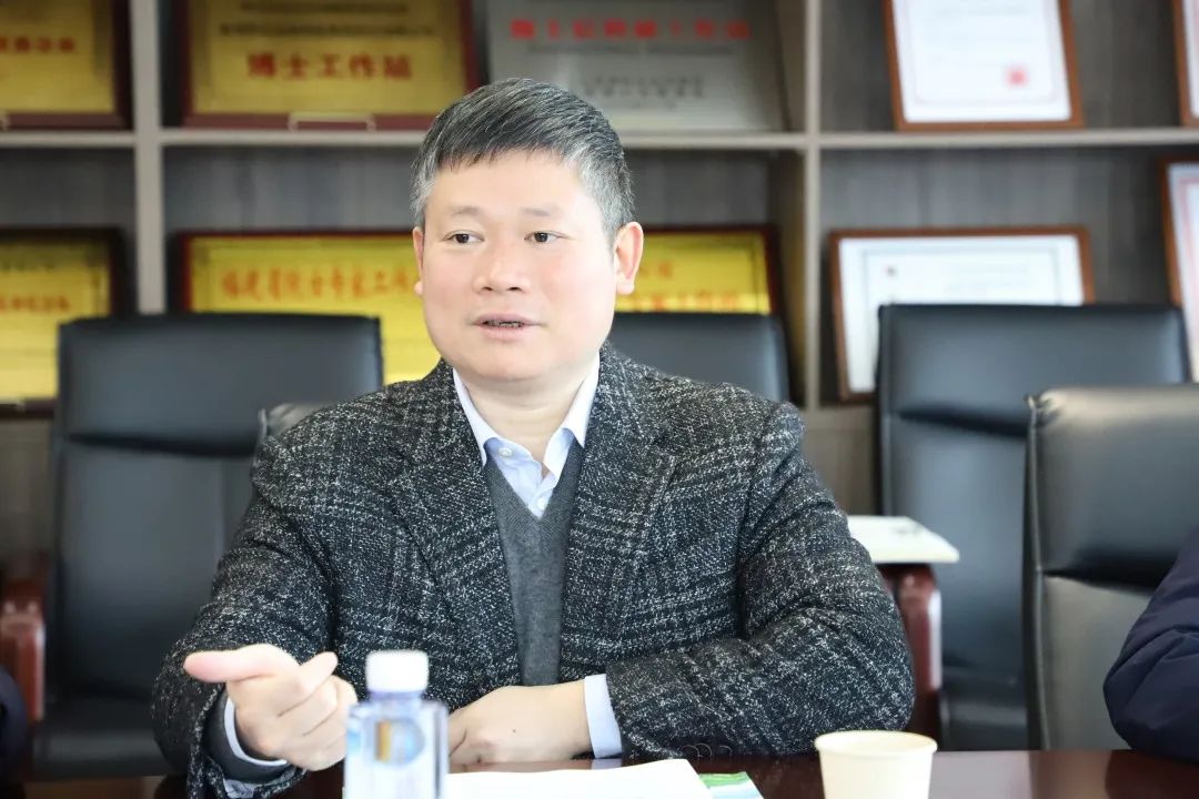 熟妇丰满多毛的大隂户