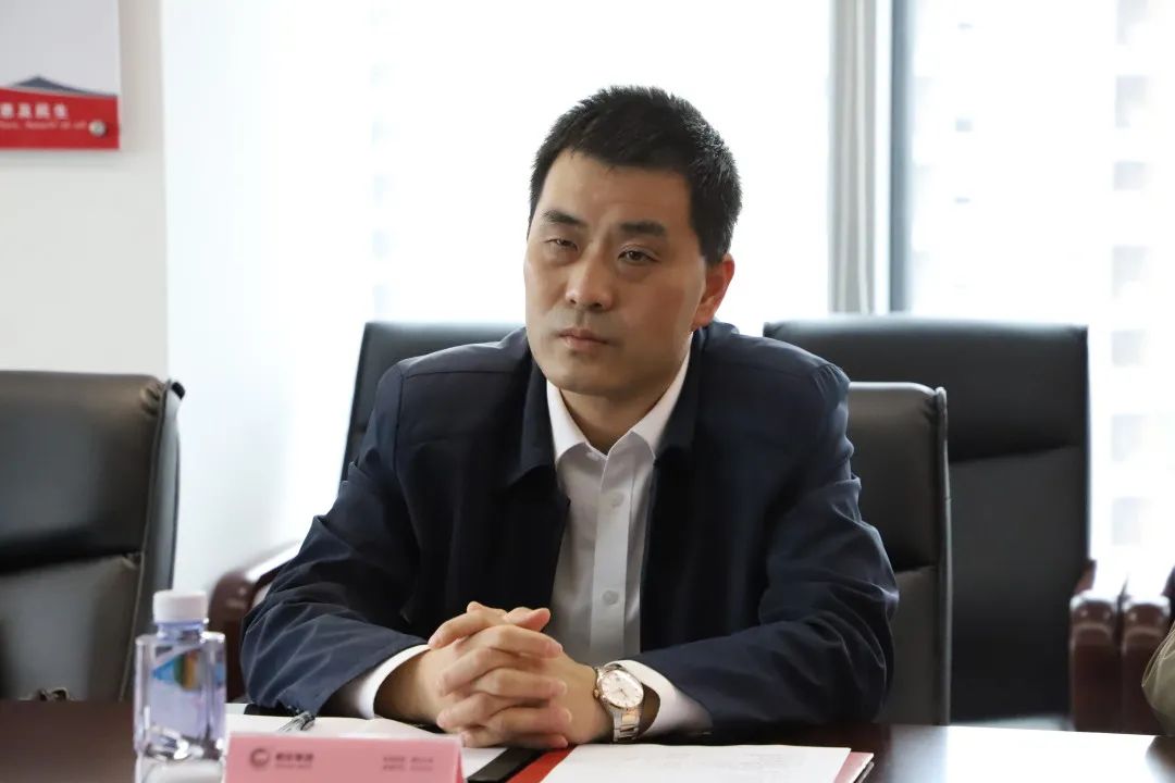 熟妇丰满多毛的大隂户