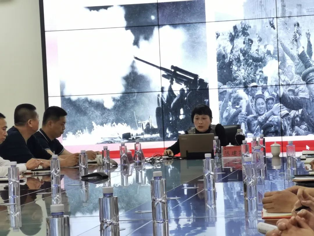 熟妇丰满多毛的大隂户