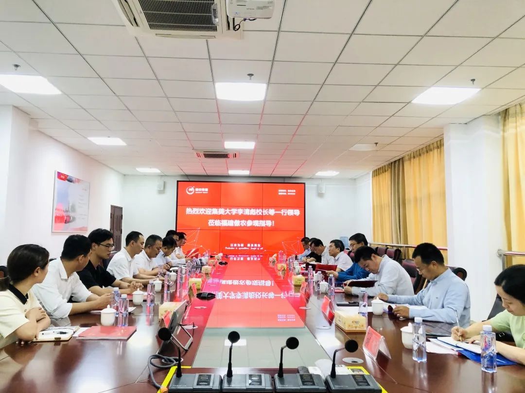 熟妇丰满多毛的大隂户