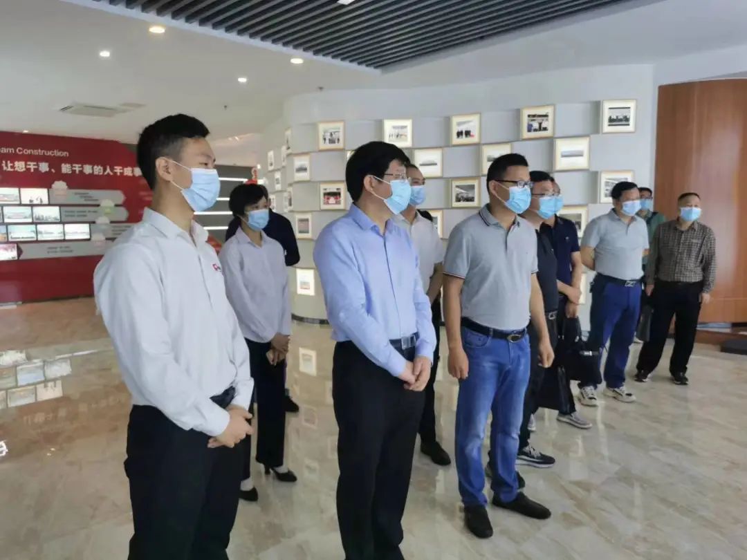 熟妇丰满多毛的大隂户