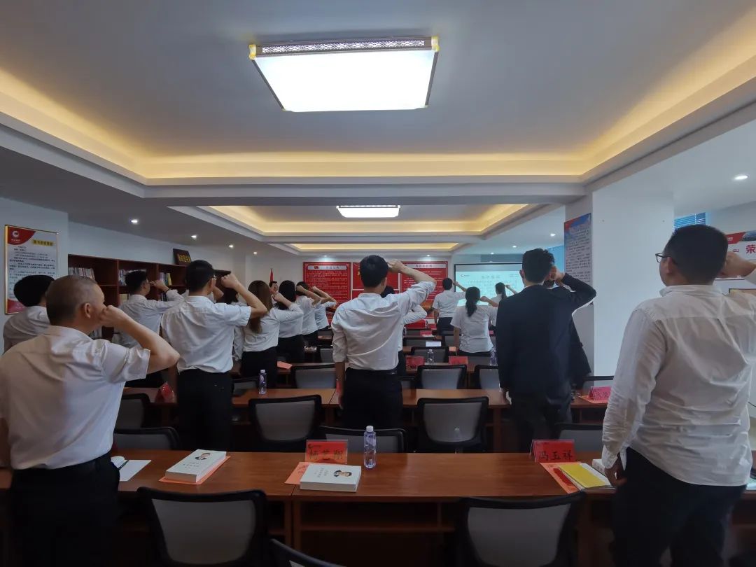 熟妇丰满多毛的大隂户