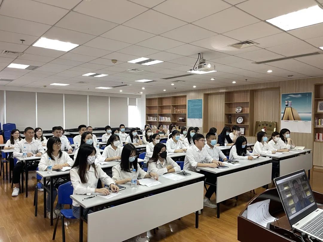 熟妇丰满多毛的大隂户