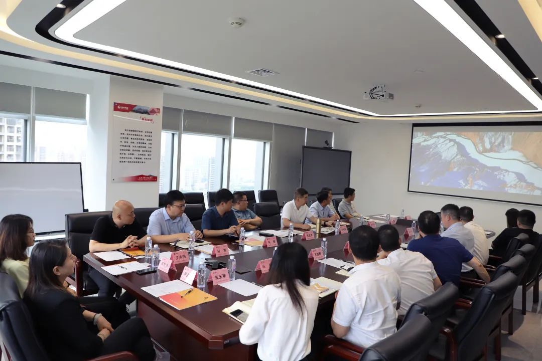 熟妇丰满多毛的大隂户