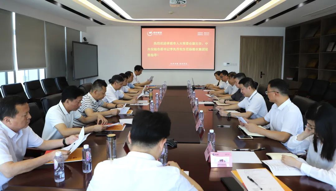 熟妇丰满多毛的大隂户