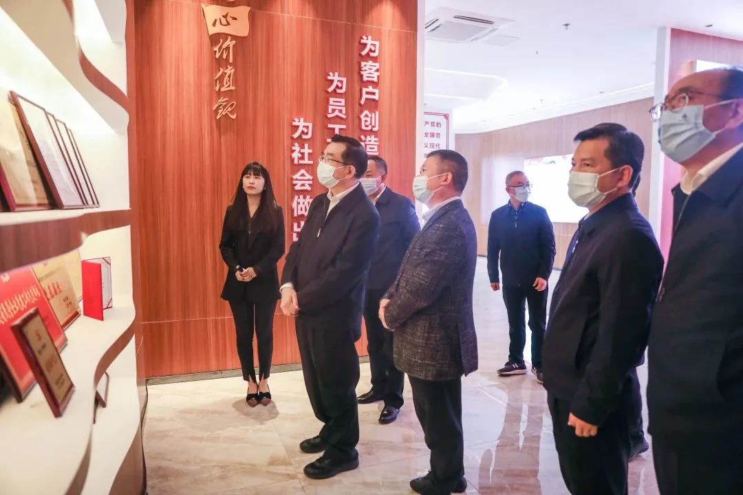 熟妇丰满多毛的大隂户