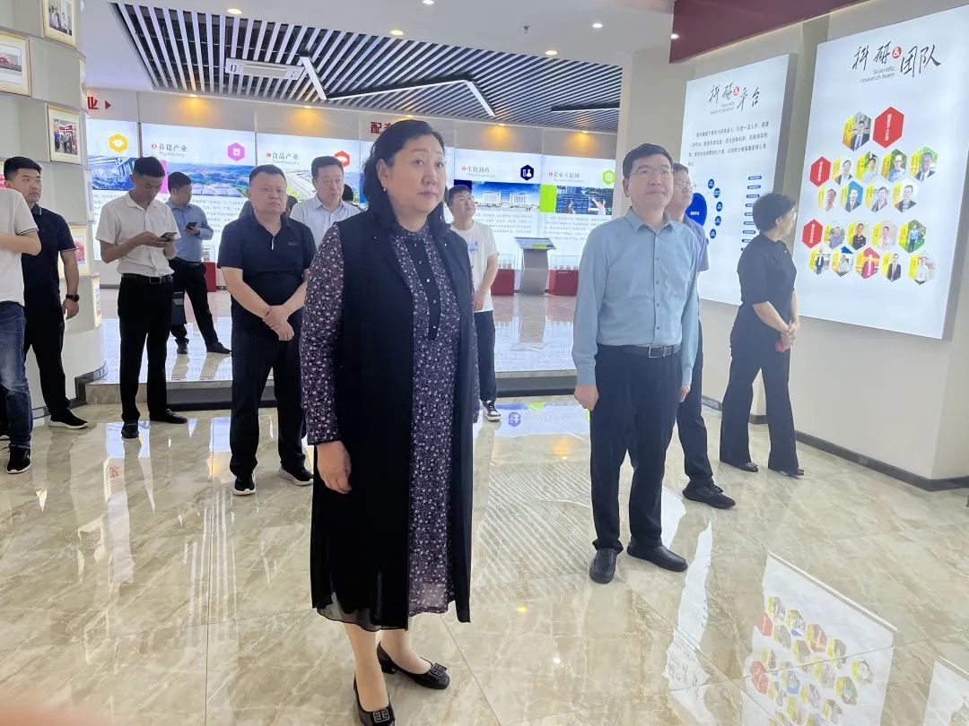 熟妇丰满多毛的大隂户