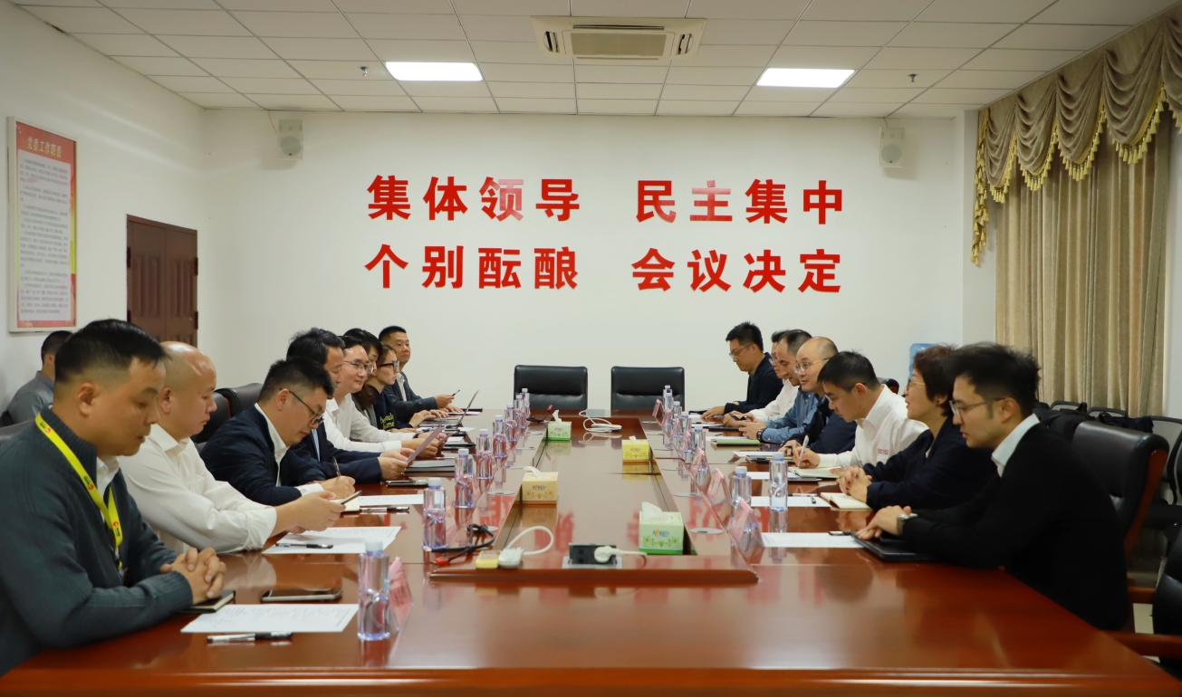 熟妇丰满多毛的大隂户