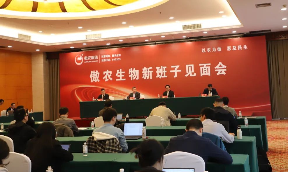 熟妇丰满多毛的大隂户