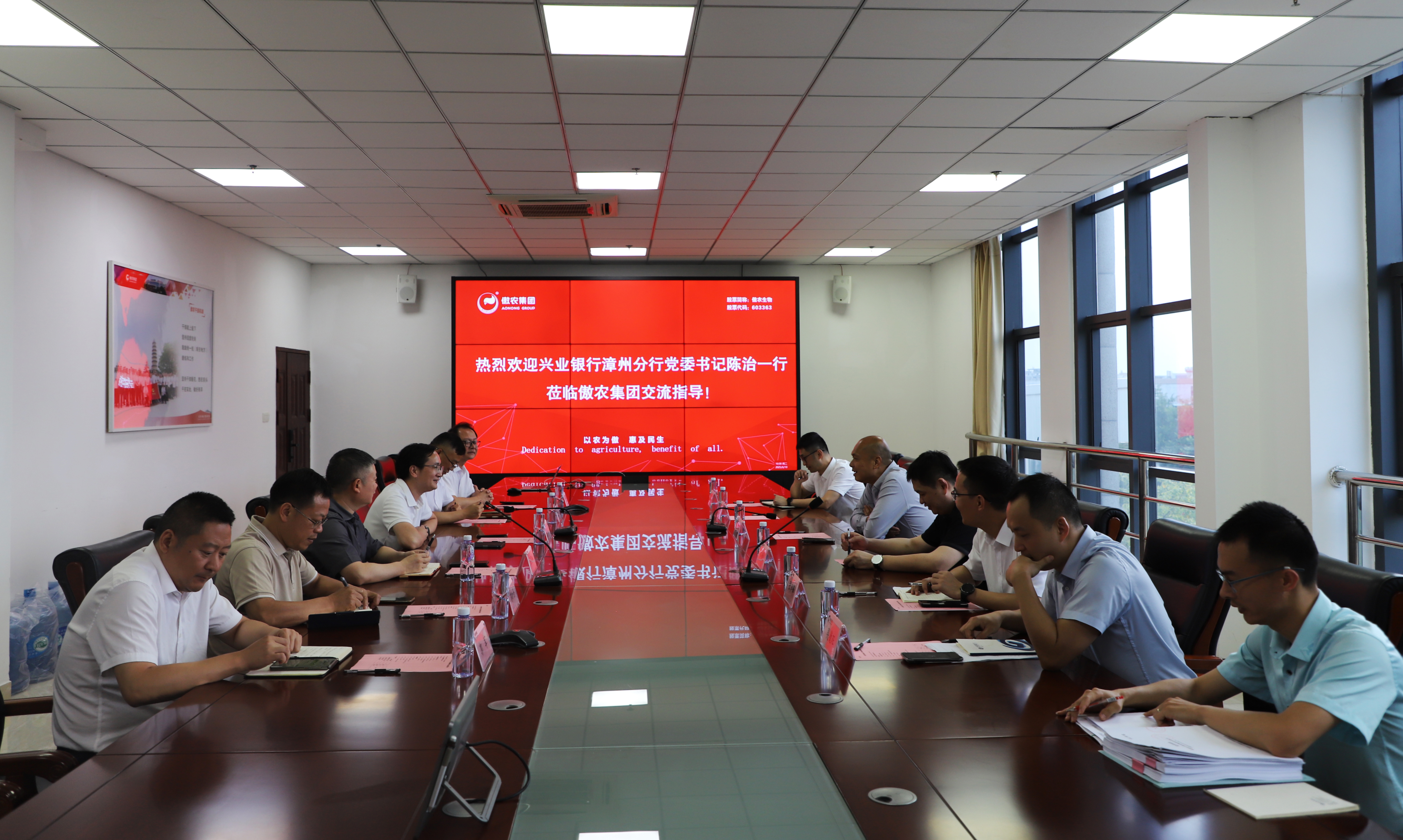 熟妇丰满多毛的大隂户