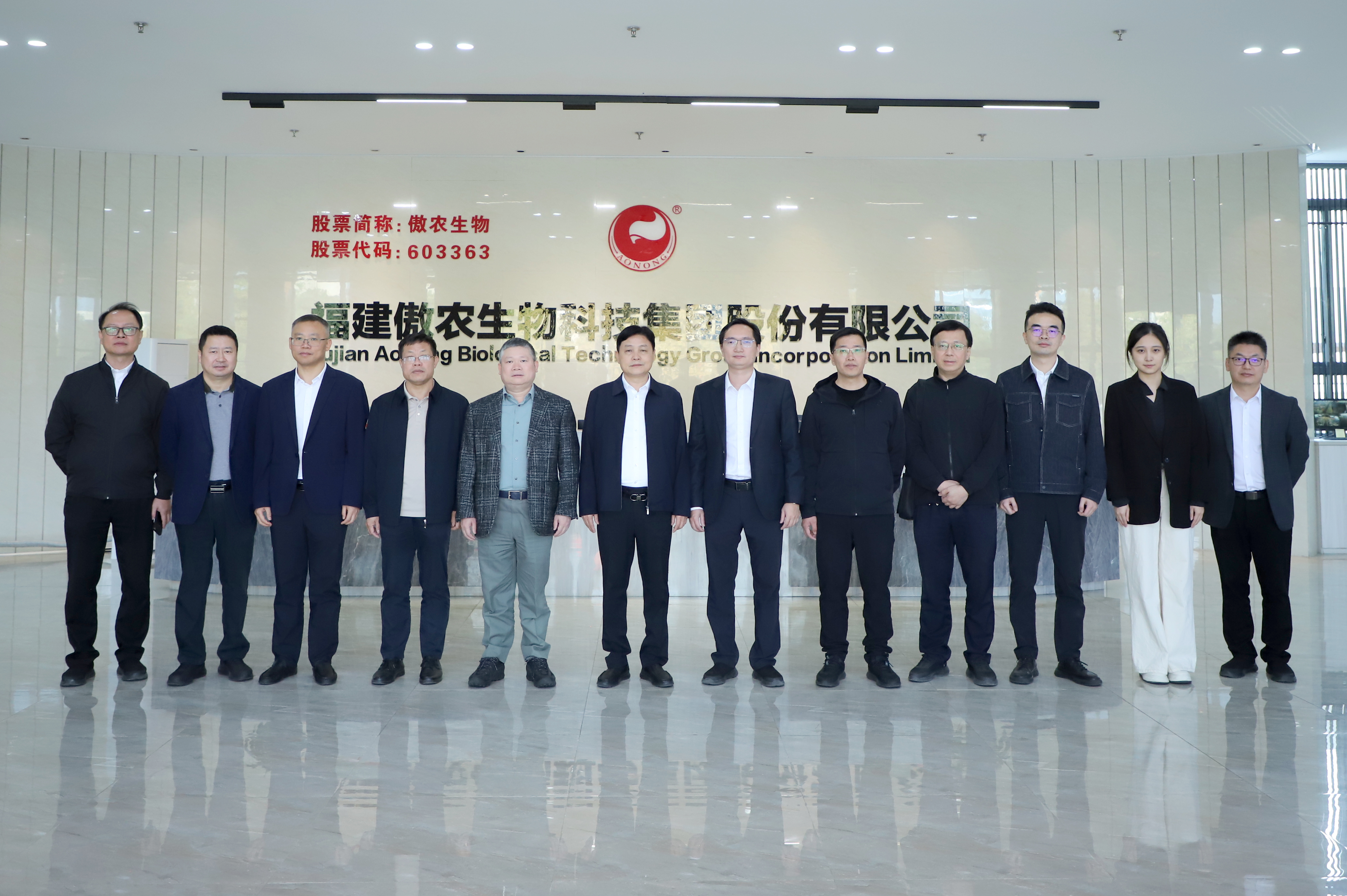 熟妇丰满多毛的大隂户