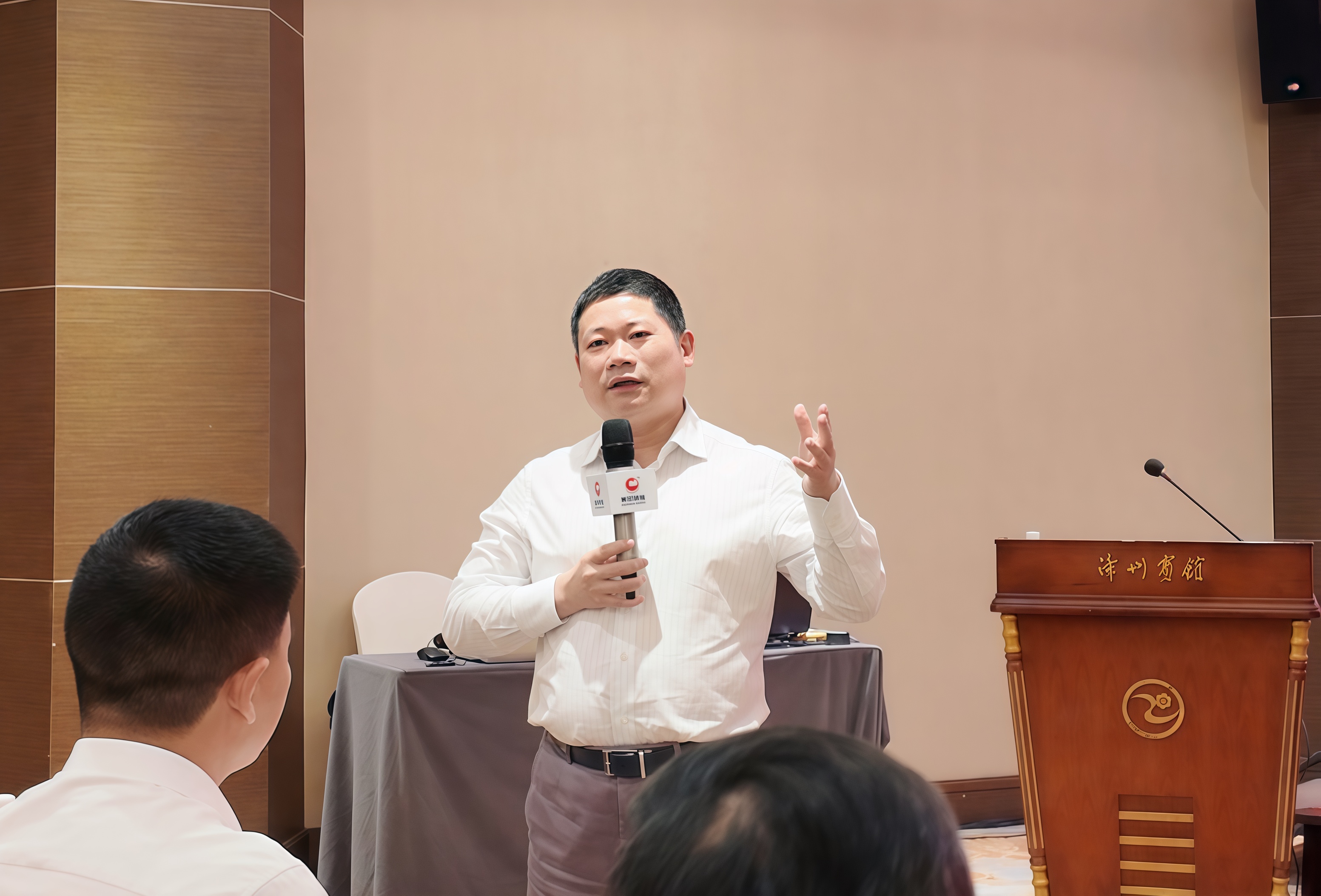 熟妇丰满多毛的大隂户